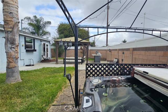 Detail Gallery Image 12 of 16 For 5352 Edinger, Huntington Beach,  CA 92649 - 3 Beds | 2 Baths