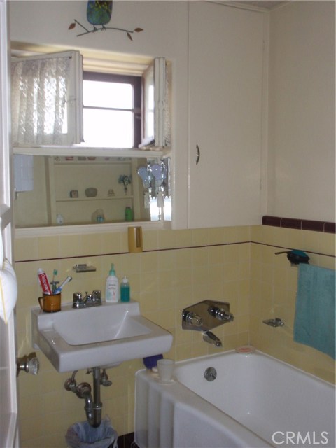 615 El Redondo Avenue, Redondo Beach, California 90277, 2 Bedrooms Bedrooms, ,1 BathroomBathrooms,Residential,Sold,El Redondo,PV17057674