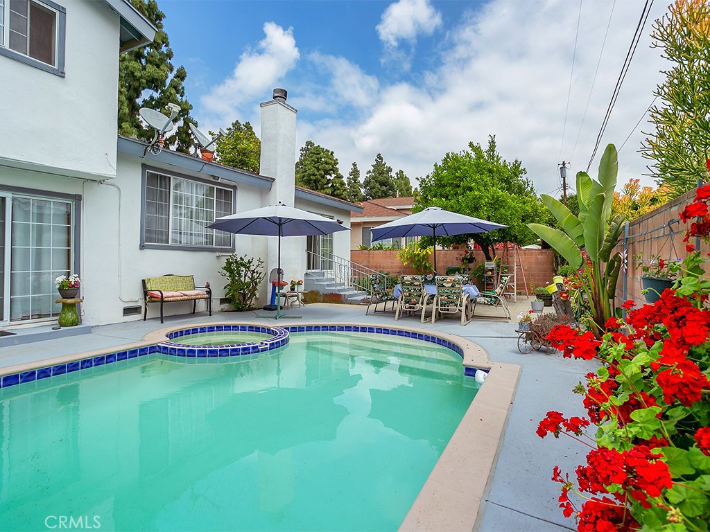 18646 Superior Street, Northridge, CA 91324