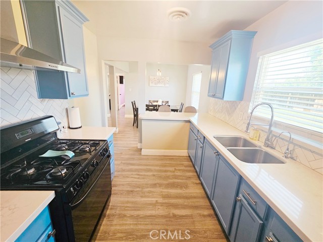 Detail Gallery Image 14 of 29 For 2124 Shamrock Way, Bakersfield,  CA 93304 - 2 Beds | 1 Baths