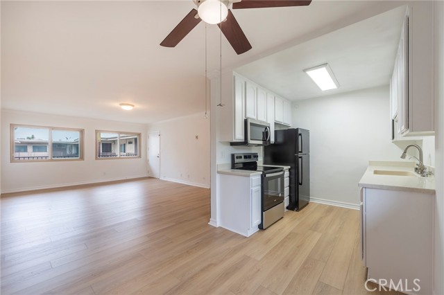 8710 Belford Avenue, Los Angeles CA: https://media.crmls.org/medias/058d5332-cda0-486e-b9e0-2aada8beaef6.jpg