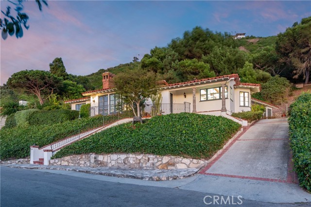 1100 Palos Verdes DR. West, Palos Verdes Estates, California 90274, 4 Bedrooms Bedrooms, ,2 BathroomsBathrooms,Residential,Sold,Palos Verdes DR. West,PV24190539