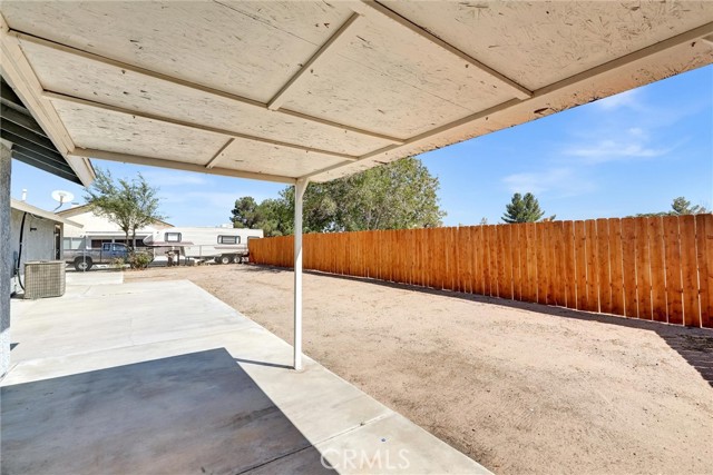 12677 Stage Coach Drive, Victorville CA: https://media.crmls.org/medias/058e3d21-1365-42ab-b302-1be913eb8114.jpg