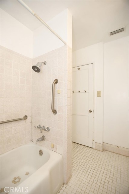 Detail Gallery Image 15 of 27 For 1656 W Gardena Bld, Gardena,  CA 90247 - 4 Beds | 2 Baths