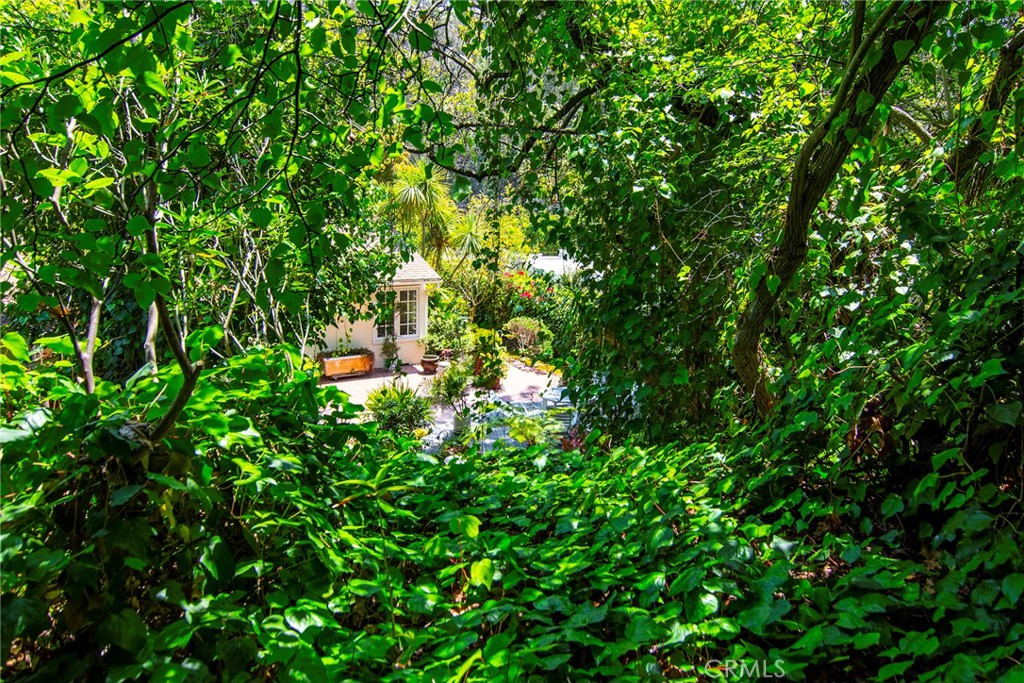 https://media.crmls.org/medias/058efe5b-dc55-4ac2-9e8a-980b42344c9d.jpg?preset=X-Large