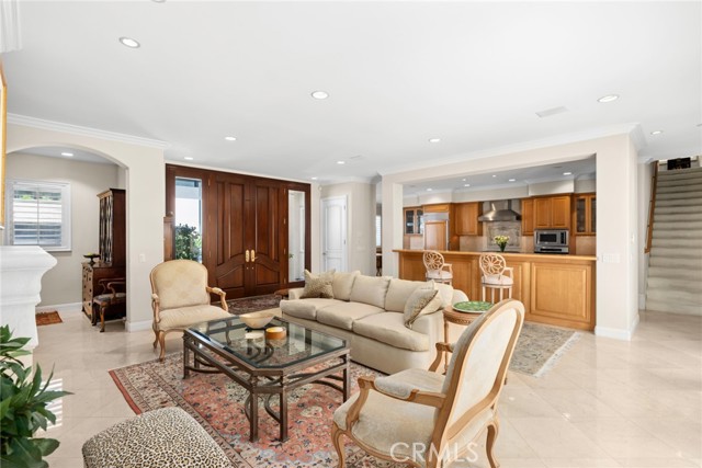 Detail Gallery Image 6 of 48 For 521 via Lido Nord, Newport Beach,  CA 92663 - 5 Beds | 4/2 Baths