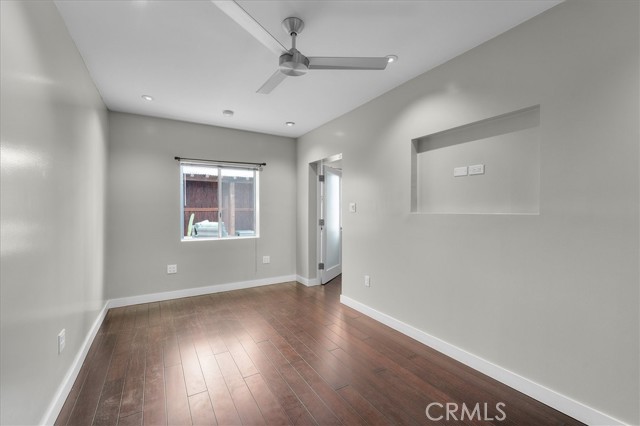 744 Flower Avenue photo 24