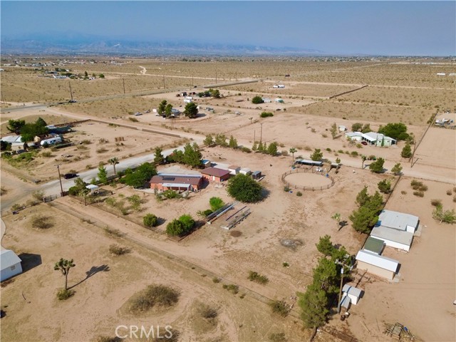 14221 Tumbleweed Road, Phelan CA: https://media.crmls.org/medias/058fa176-488a-444e-a886-097741ca973e.jpg