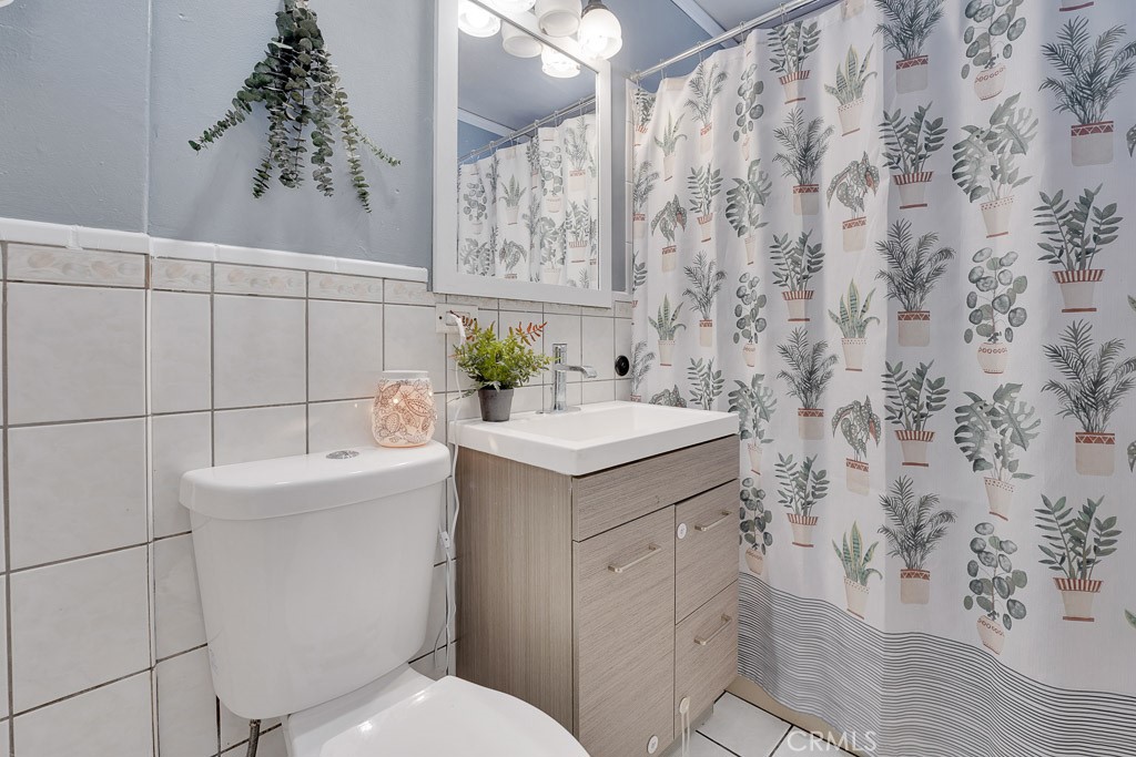 https://media.crmls.org/medias/058fce41-7d57-457a-8018-1af67b67c6d8.jpg?preset=X-Large