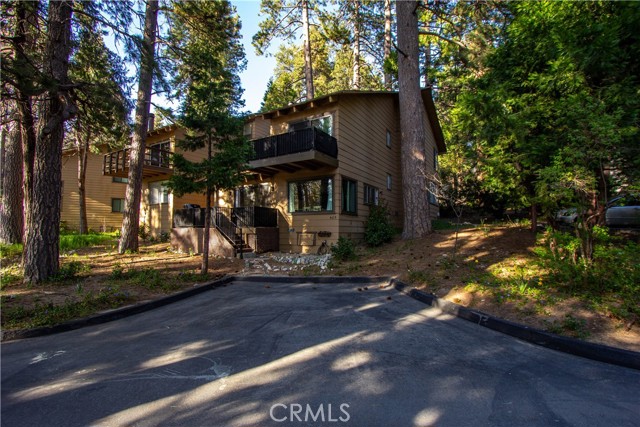 Detail Gallery Image 1 of 34 For 27821 Peninsula Dr #405,  Lake Arrowhead,  CA 92352 - 3 Beds | 2 Baths
