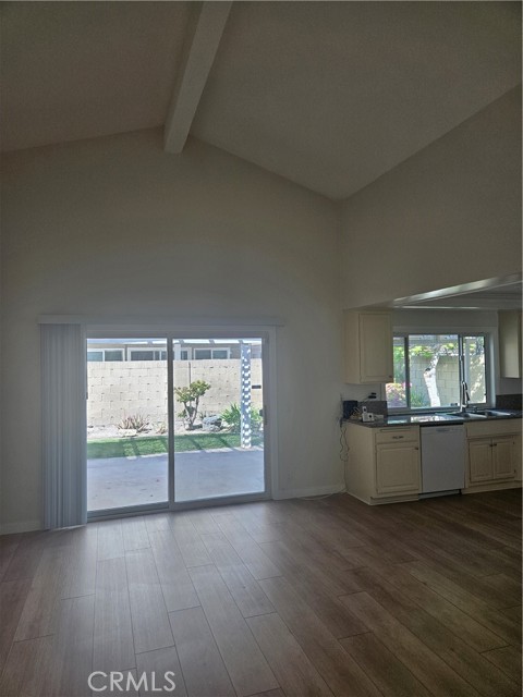 Detail Gallery Image 6 of 21 For 6801 Glen Drive, Huntington Beach,  CA 92647 - 4 Beds | 2 Baths