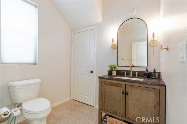 Detail Gallery Image 16 of 55 For 12017 Rock Creek Ct, Hawthorne,  CA 90250 - 4 Beds | 2/1 Baths