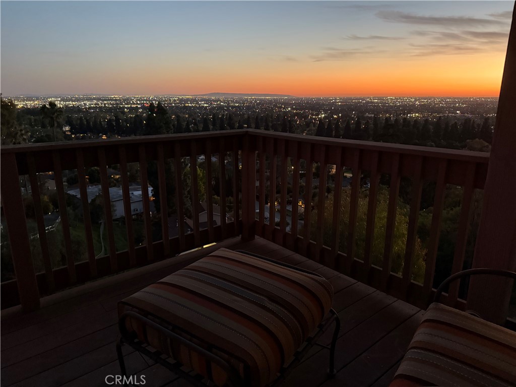 https://media.crmls.org/medias/0591fdee-552d-4380-b645-55add8d105f6.jpg?preset=X-Large