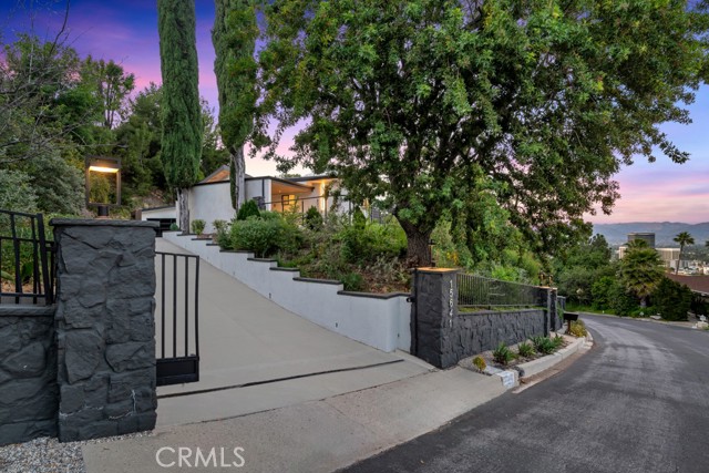 Detail Gallery Image 50 of 72 For 15641 High Knoll Rd, Encino,  CA 91436 - 5 Beds | 4/1 Baths