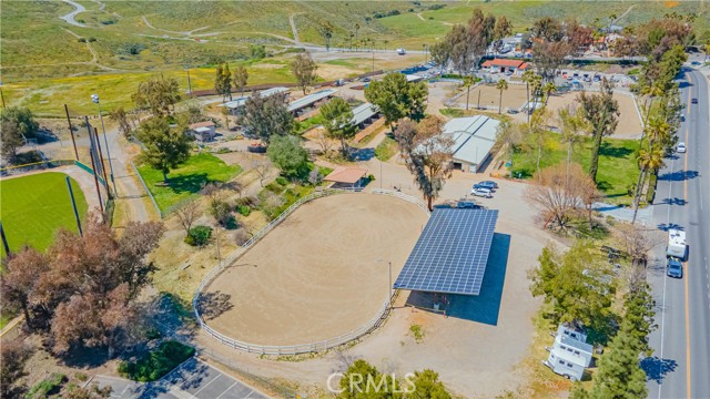 23825 N Canyon Lake Drive, Canyon Lake CA: https://media.crmls.org/medias/05922ab7-df1e-4fa9-b32b-4475126d5396.jpg