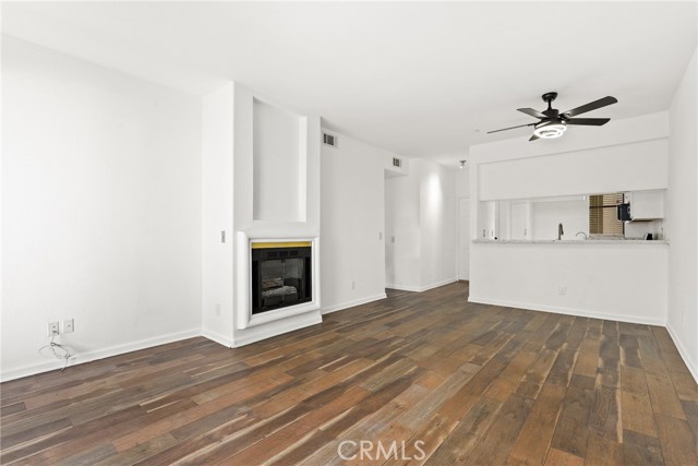 Detail Gallery Image 8 of 30 For 555 Maine #210,  Long Beach,  CA 90802 - 2 Beds | 2 Baths