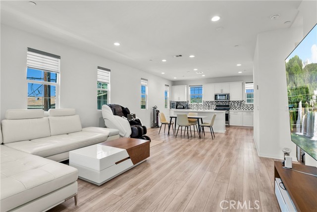 6902 Sagebrush Circle, Buena Park CA: https://media.crmls.org/medias/0593e9af-5661-4563-99ae-2106dcf278e1.jpg