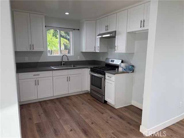 Detail Gallery Image 8 of 44 For 13105 Desmond, Pacoima,  CA 91331 - 5 Beds | 2 Baths