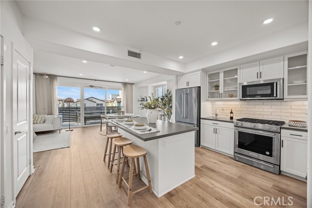 Detail Gallery Image 2 of 50 For 11051 Aspire Dr, Rancho Cucamonga,  CA 91730 - 2 Beds | 2 Baths