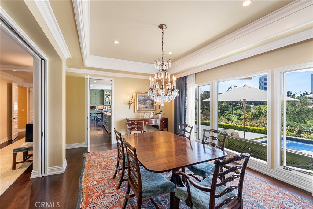 05956300 6611 494c 9567 9ff319142d35