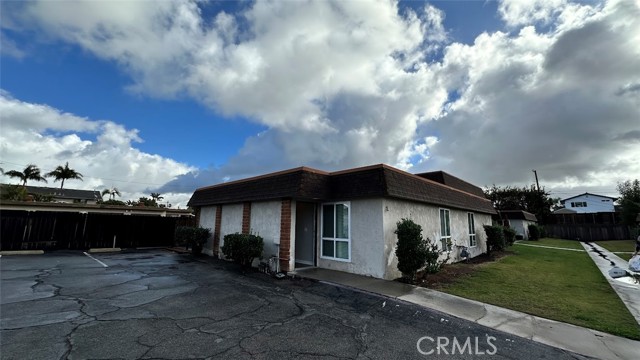 Detail Gallery Image 1 of 15 For 2312 Santa Ana Ave #C,  Costa Mesa,  CA 92627 - 2 Beds | 1/1 Baths