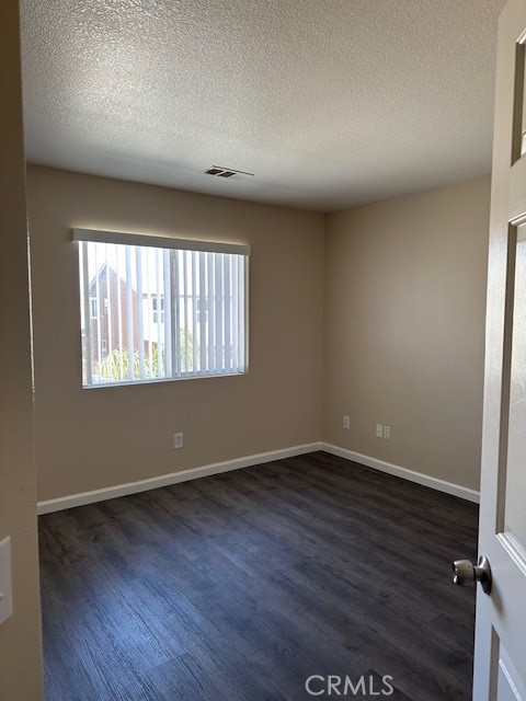 Detail Gallery Image 13 of 19 For 12364 Freeport, Victorville,  CA 92392 - 5 Beds | 3 Baths