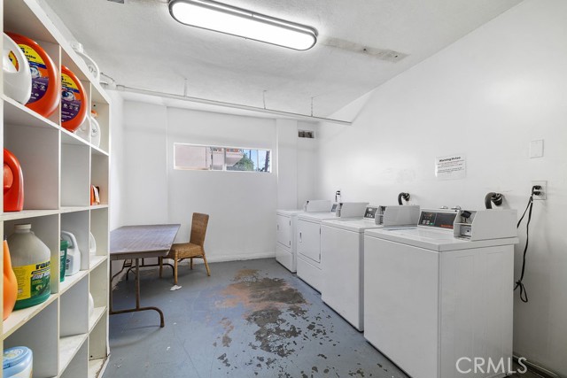 Detail Gallery Image 42 of 42 For 1101 Lincoln Bld 1a,  Santa Monica,  CA 90403 - 2 Beds | 2 Baths