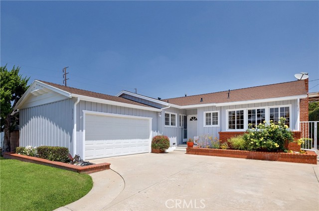 3313 Onrado Street, Torrance CA: https://media.crmls.org/medias/0599375b-4873-4dc6-9945-2826b555b21b.jpg