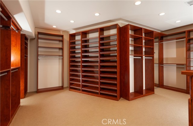 2301 Pacific Drive, Corona del Mar CA: https://media.crmls.org/medias/059961a8-fc08-4751-89cb-d90343322201.jpg