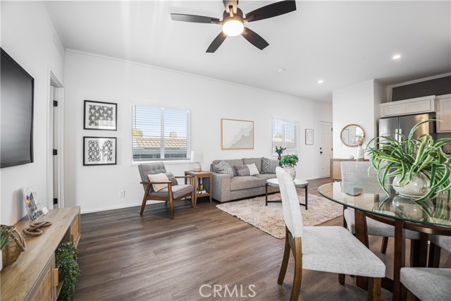 Detail Gallery Image 3 of 14 For 22600 Normandie Ave. #3,  Torrance,  CA 90502 - 2 Beds | 1 Baths