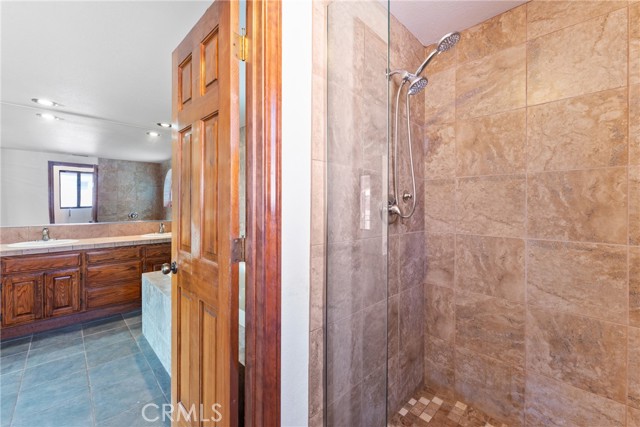 21998 Strawberry Lane, Canyon Lake CA: https://media.crmls.org/medias/0599852d-4709-4d0f-954a-25f1e8a61ea5.jpg