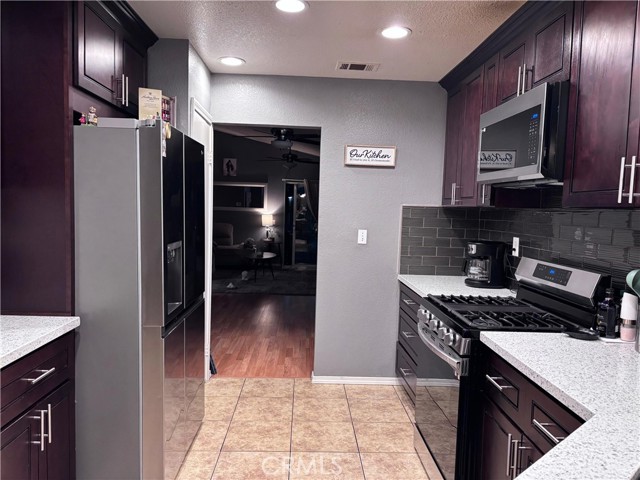 Detail Gallery Image 32 of 35 For 560 Coudures, Perris,  CA 92571 - 3 Beds | 2 Baths