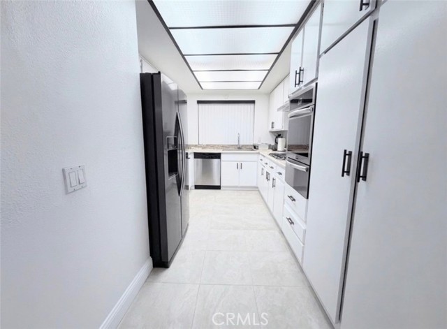 Detail Gallery Image 8 of 27 For 900 W Sierra Madre #44,  Azusa,  CA 91702 - 3 Beds | 2/1 Baths