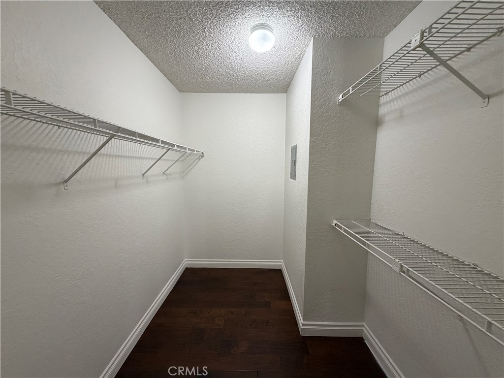 https://media.crmls.org/medias/059a9aad-5ceb-4b70-8014-bad826793a16.jpg?preset=X-Large