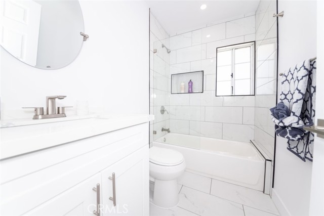 6225 Noble Avenue, Van Nuys CA: https://media.crmls.org/medias/059aa32c-31fc-473a-8e1b-4a92a932a410.jpg