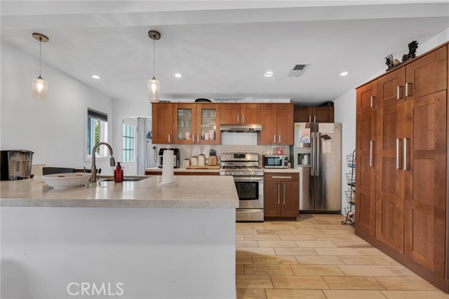 Detail Gallery Image 20 of 30 For 9707 Foothill, Sylmar,  CA 91342 - 4 Beds | 3 Baths