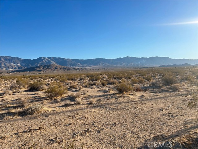 Detail Gallery Image 5 of 7 For 22 Clark St, Lucerne Valley,  CA 92356 - – Beds | – Baths