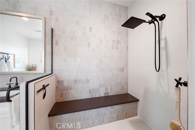 17042 Meteor Way, Riverside CA: https://media.crmls.org/medias/059ba73a-136b-4d50-b6eb-c1b66ed298c5.jpg