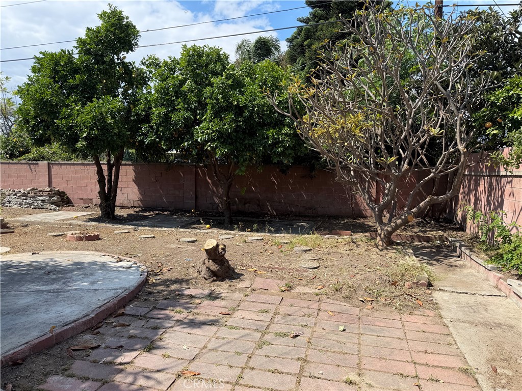https://media.crmls.org/medias/059bd847-7d1c-4a30-a192-35161d4cc92a.jpg?preset=X-Large