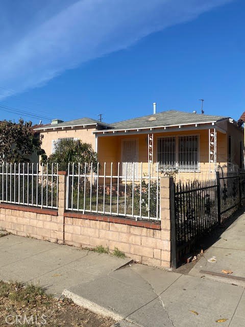 651 W 104th St, Los Angeles, CA 90044