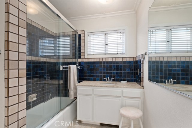 9 N Encino, Laguna Beach CA: https://media.crmls.org/medias/059d063a-3f0d-478d-8f07-27a08d138b25.jpg