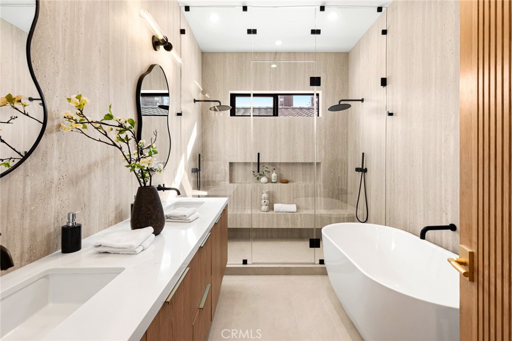 https://media.crmls.org/medias/059d2a5b-3034-4ae4-a224-a7a5be293530.jpg?preset=X-Large