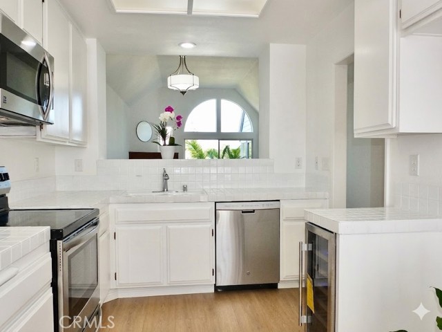 Detail Gallery Image 7 of 21 For 4739 E 4th, Long Beach,  CA 90814 - 2 Beds | 2 Baths