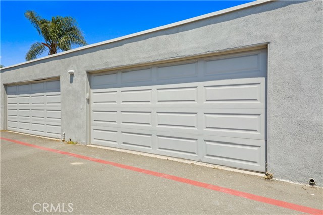 4062 Aladdin Drive, Huntington Beach CA: https://media.crmls.org/medias/059dfd97-85d0-4c97-b45a-f12e6c68ee73.jpg