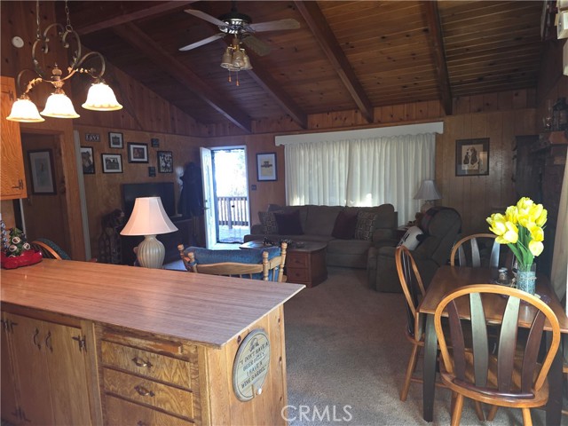 Detail Gallery Image 12 of 31 For 31116 All View, Running Springs,  CA 92382 - 3 Beds | 1/1 Baths