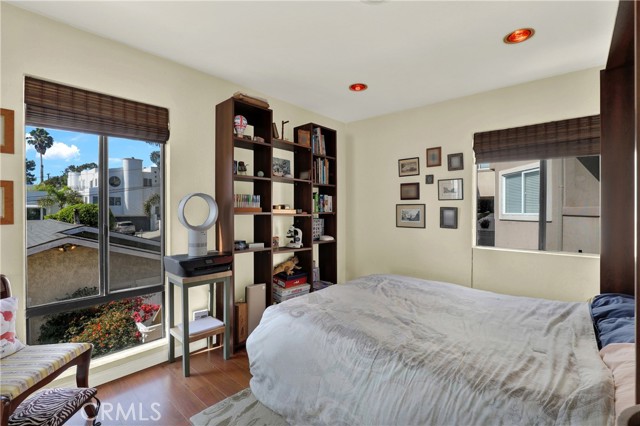 834 15th Street, Hermosa Beach CA: https://media.crmls.org/medias/059f1863-5023-479c-9a49-26c5b586211d.jpg
