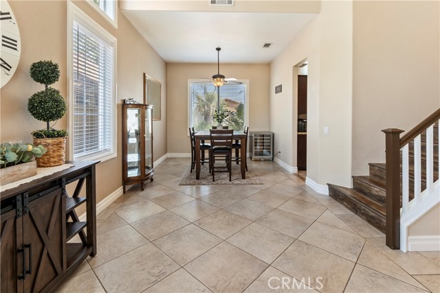 8880 Stony Brook Circle, Riverside CA: https://media.crmls.org/medias/059f2b00-5ef8-4e5e-8205-e69d46284d0f.jpg