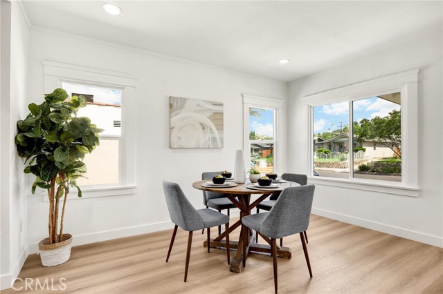 5336 Stratford Road, Los Angeles CA: https://media.crmls.org/medias/059f5aa7-24d5-4cd0-bee8-bb98a1b74023.jpg
