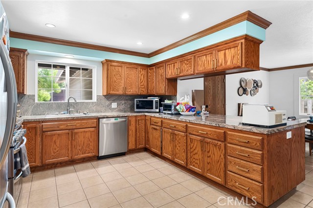 Detail Gallery Image 2 of 50 For 4 Joy Ln, Chico,  CA 95926 - 3 Beds | 2 Baths