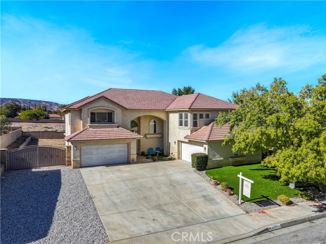 Detail Gallery Image 2 of 27 For 41541 Ventana Dr, Palmdale,  CA 93551 - 5 Beds | 4/1 Baths